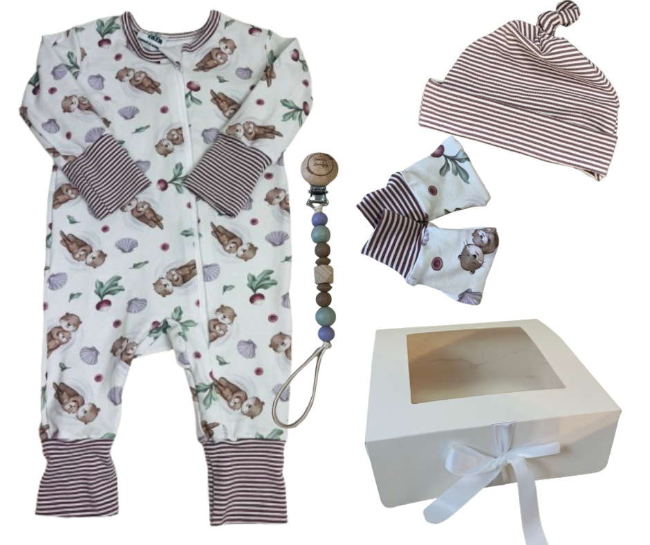 Panier cadeau ensemble essentiels pour les sorties de bébé