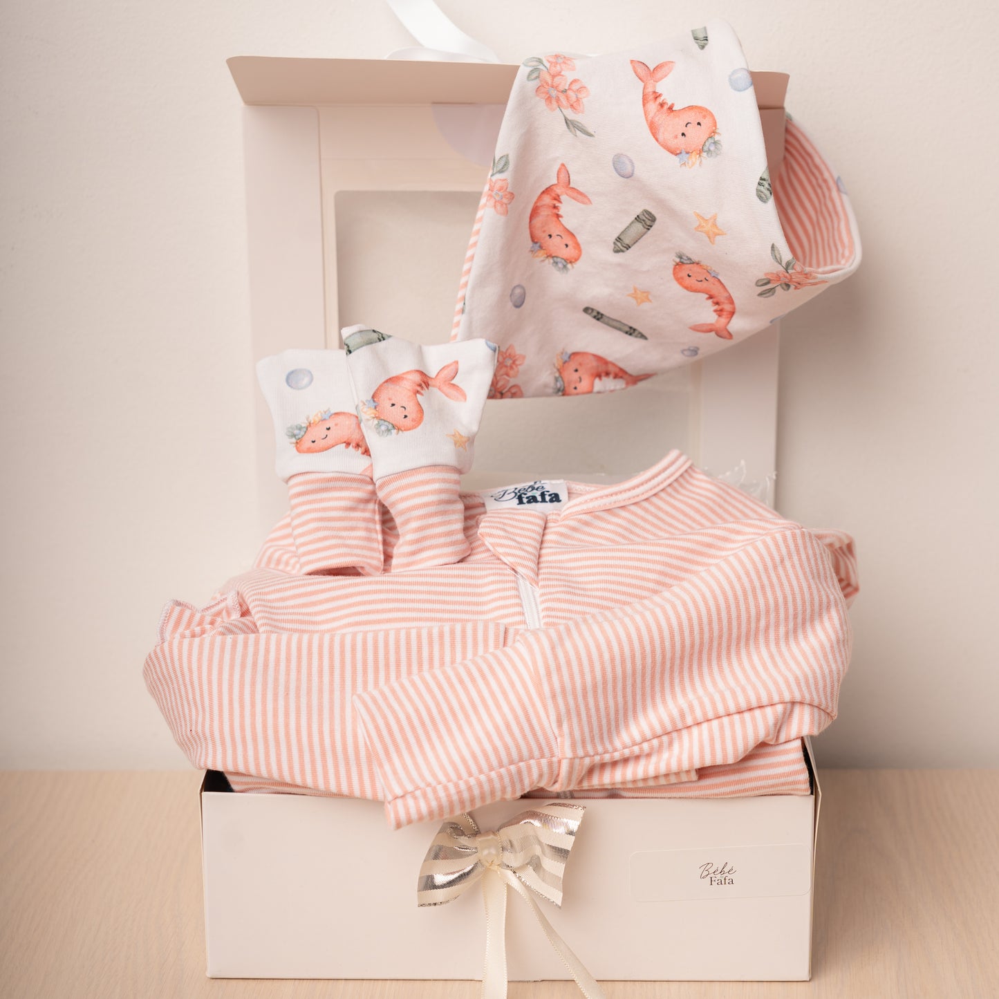 Panier-cadeau bébé personnalisé