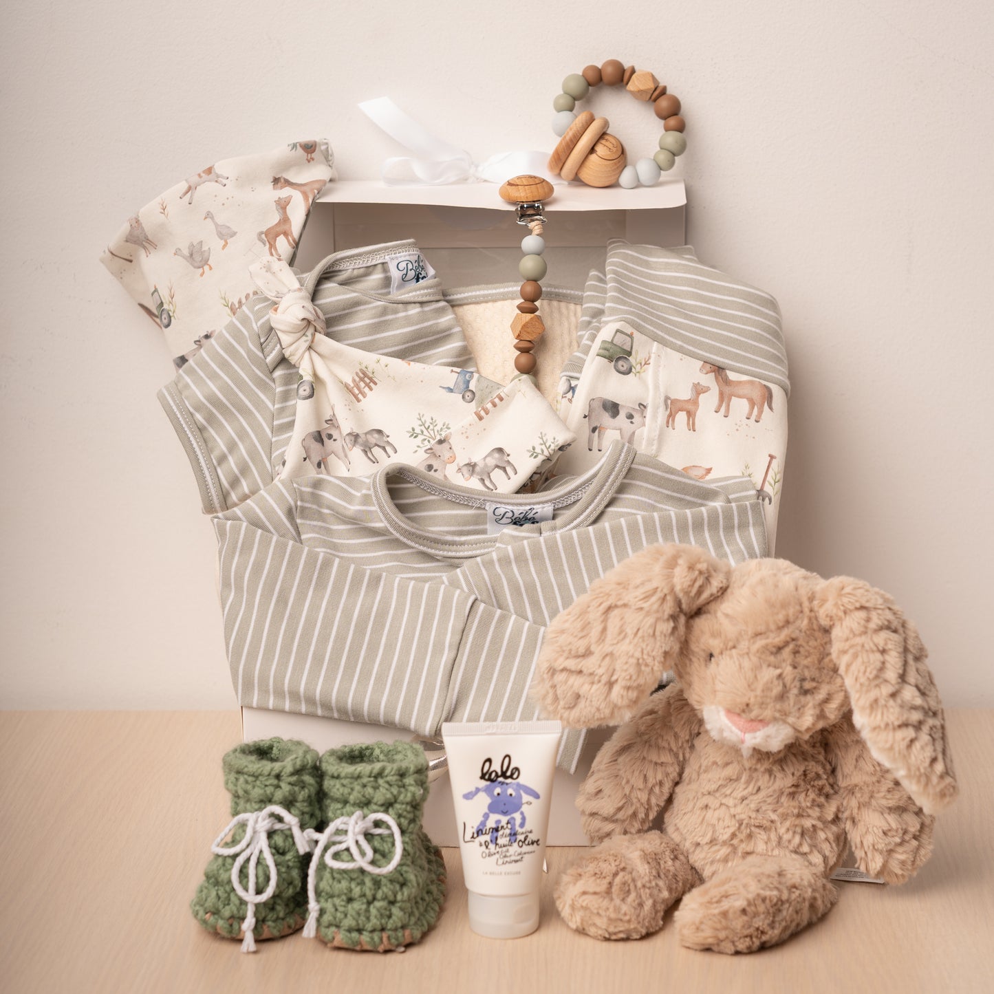 Panier-cadeau bébé personnalisé